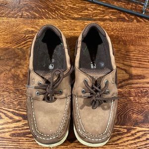 EUC Boys Sperry Shoes size 4.5